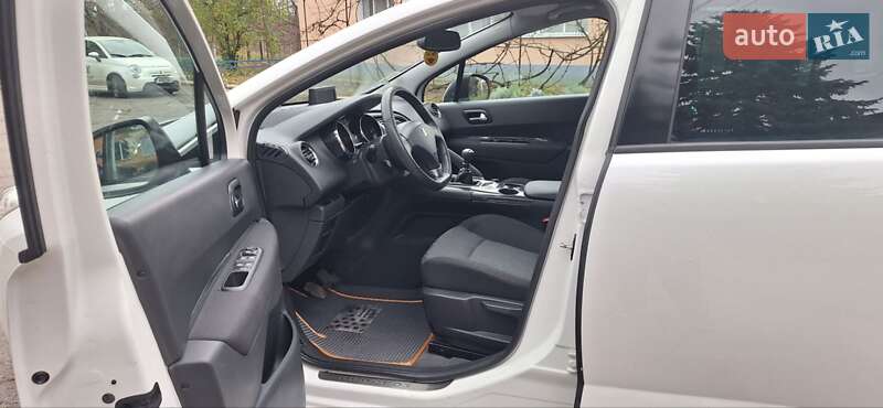 Позашляховик / Кросовер Peugeot 3008 2012 в Новоархангельську фото 10 Позашляховик / Кросовер Peugeot 3008 2012 в Новоархангельську