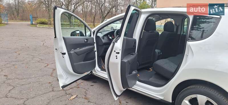 Позашляховик / Кросовер Peugeot 3008 2012 в Новоархангельську фото 51 Позашляховик / Кросовер Peugeot 3008 2012 в Новоархангельську