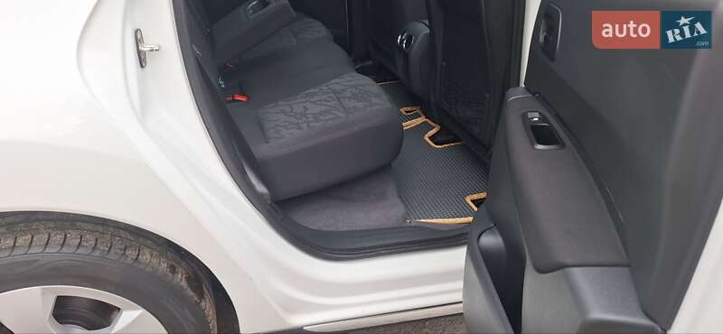 Позашляховик / Кросовер Peugeot 3008 2012 в Новоархангельську фото 63 Позашляховик / Кросовер Peugeot 3008 2012 в Новоархангельську