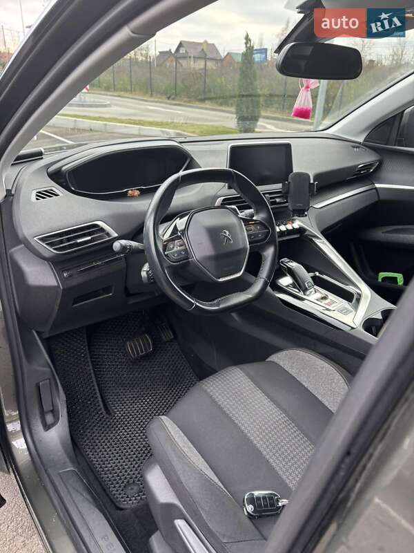Внедорожник / Кроссовер Peugeot 3008 2019 в Киеве