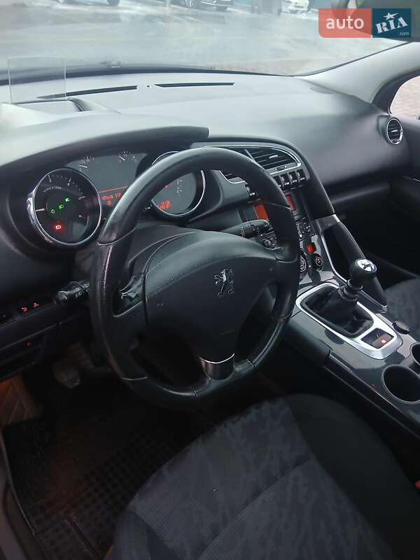 Внедорожник / Кроссовер Peugeot 3008 2010 в Сарнах