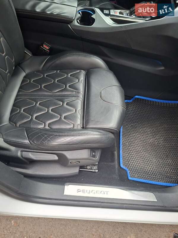 Внедорожник / Кроссовер Peugeot 3008 2017 в Луцке