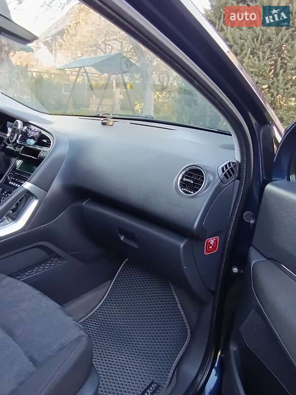 Позашляховик / Кросовер Peugeot 3008 2010 в Трускавці