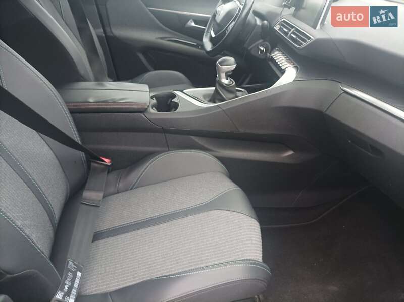 Внедорожник / Кроссовер Peugeot 3008 2017 в Красилове