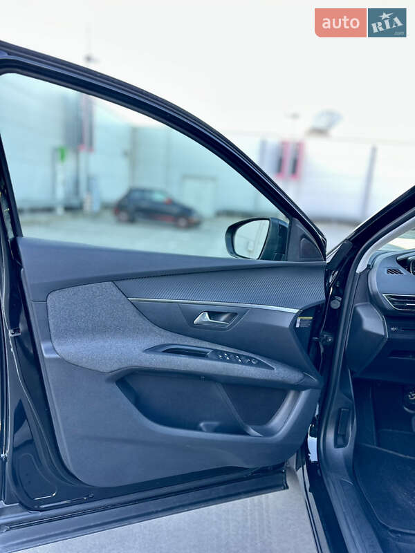 Внедорожник / Кроссовер Peugeot 3008 2020 в Киеве