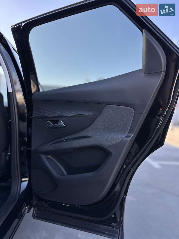 Внедорожник / Кроссовер Peugeot 3008 2020 в Киеве