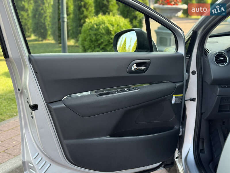 Внедорожник / Кроссовер Peugeot 3008 2014 в Стрые