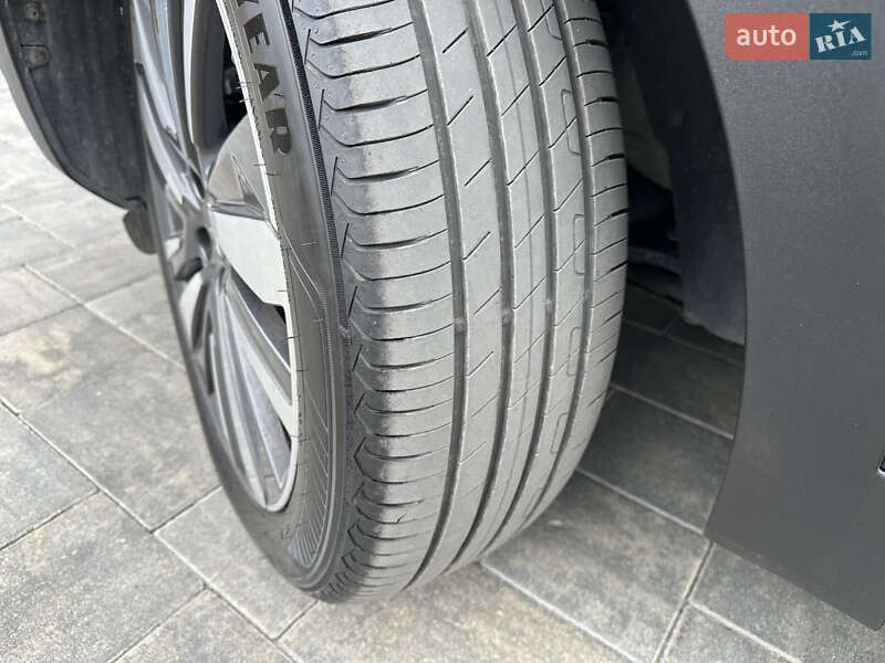 Внедорожник / Кроссовер Peugeot 3008 2019 в Луцке