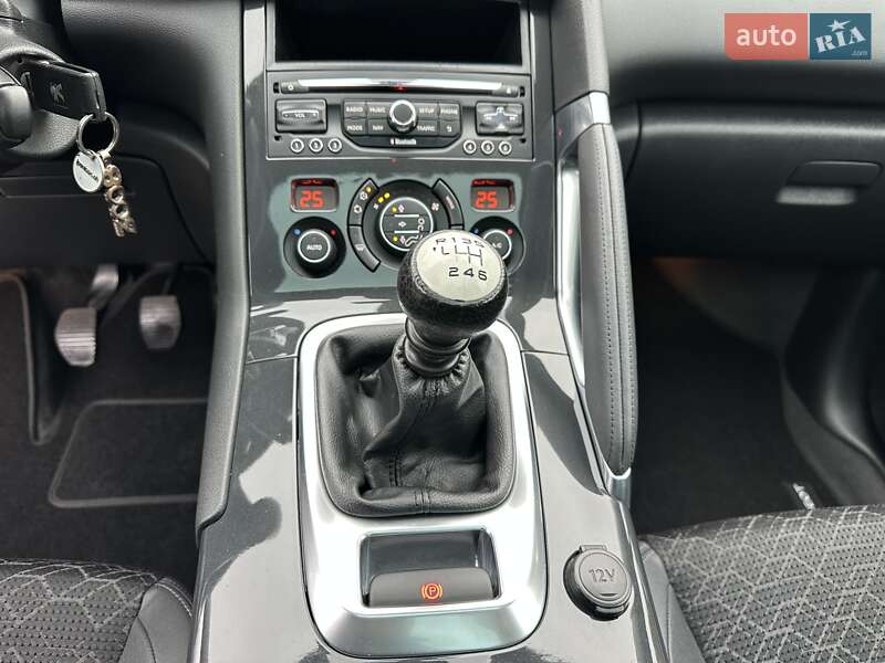 Внедорожник / Кроссовер Peugeot 3008 2016 в Луцке