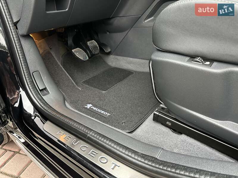 Внедорожник / Кроссовер Peugeot 3008 2016 в Луцке