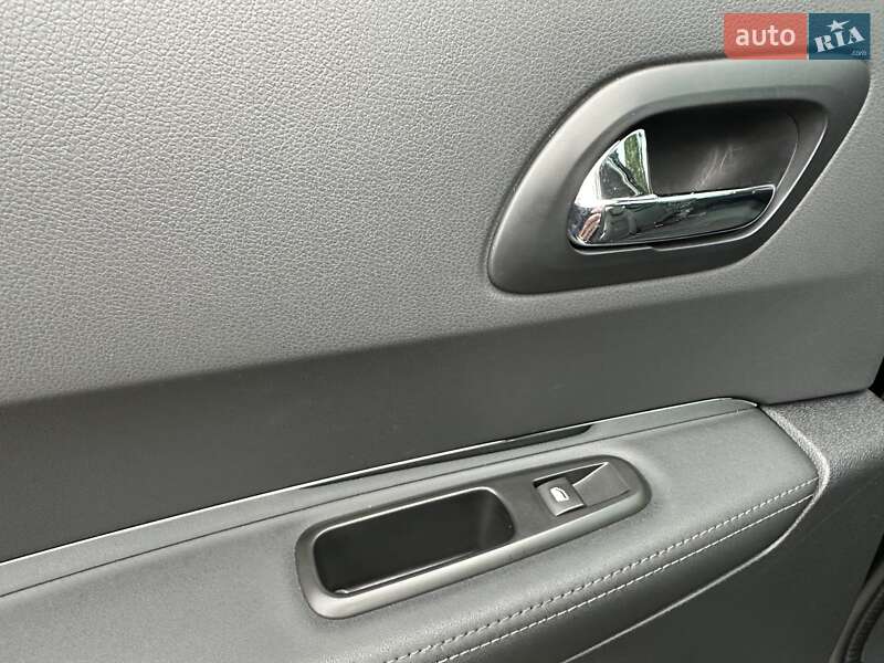 Внедорожник / Кроссовер Peugeot 3008 2016 в Луцке