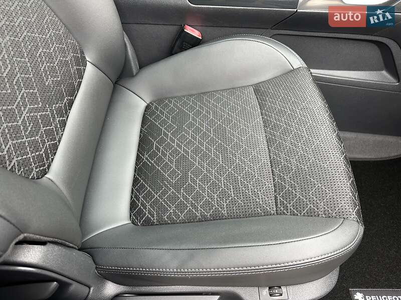 Внедорожник / Кроссовер Peugeot 3008 2016 в Луцке