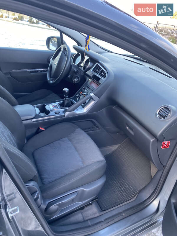 Внедорожник / Кроссовер Peugeot 3008 2010 в Городке