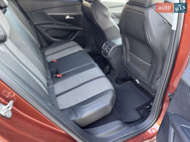 Внедорожник / Кроссовер Peugeot 3008 2017 в Киеве