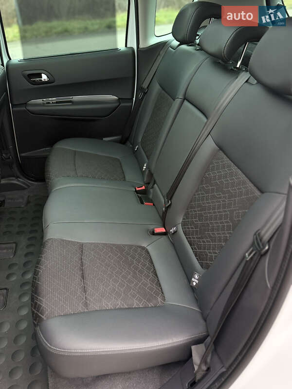 Позашляховик / Кросовер Peugeot 3008 2015 в Старокостянтинові