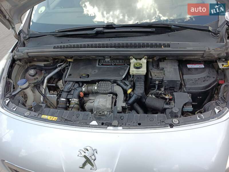 Внедорожник / Кроссовер Peugeot 3008 2015 в Вараше