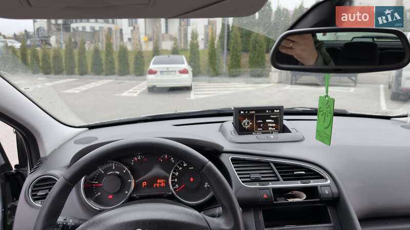 Позашляховик / Кросовер Peugeot 3008 2015 в Рівному