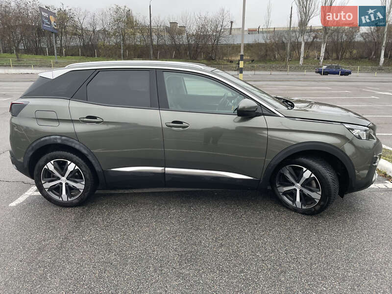 Внедорожник / Кроссовер Peugeot 3008 2019 в Киеве