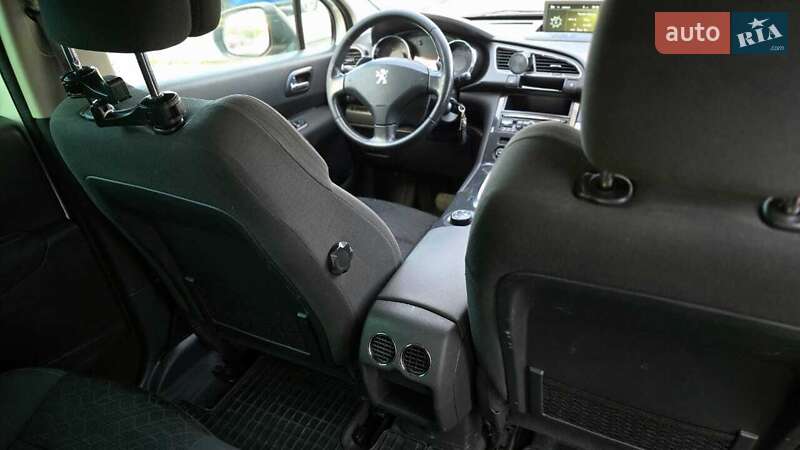 Внедорожник / Кроссовер Peugeot 3008 2014 в Львове фото 16 Внедорожник / Кроссовер Peugeot 3008 2014 в Львове