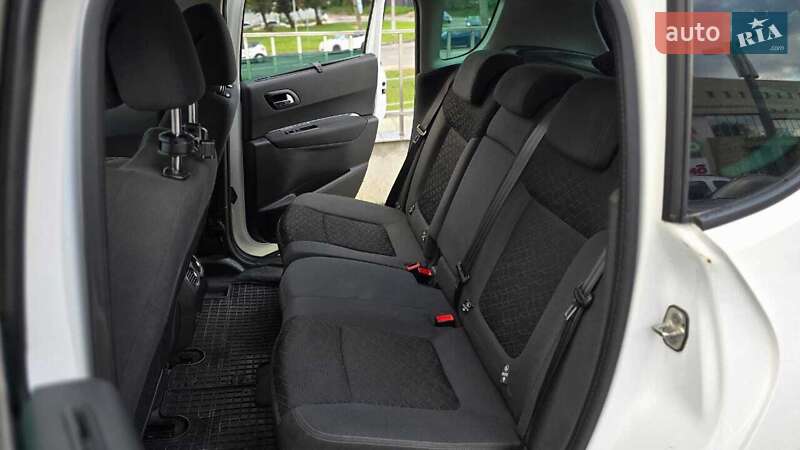 Внедорожник / Кроссовер Peugeot 3008 2014 в Львове фото 31 Внедорожник / Кроссовер Peugeot 3008 2014 в Львове
