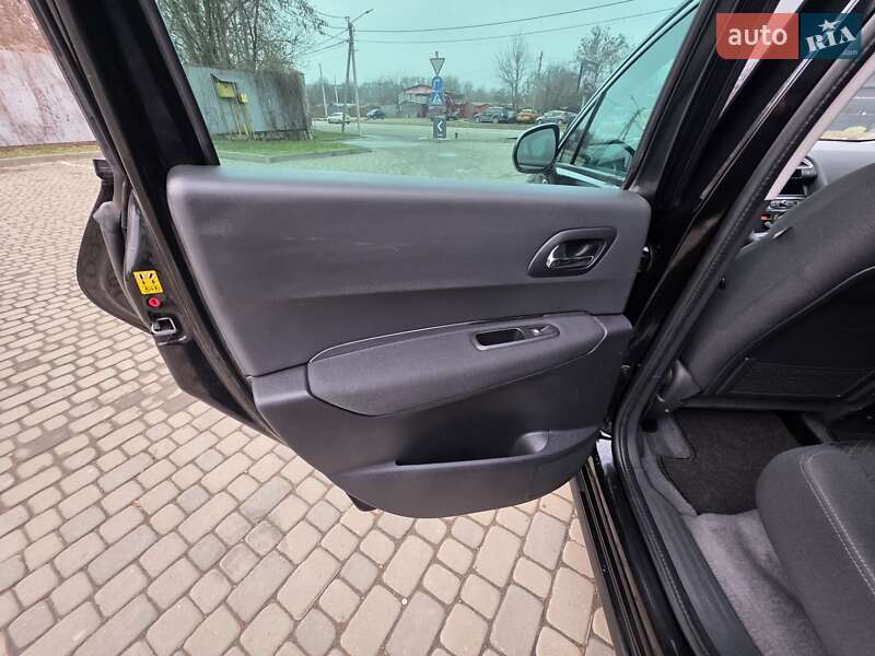 Позашляховик / Кросовер Peugeot 3008 2016 в Івано-Франківську