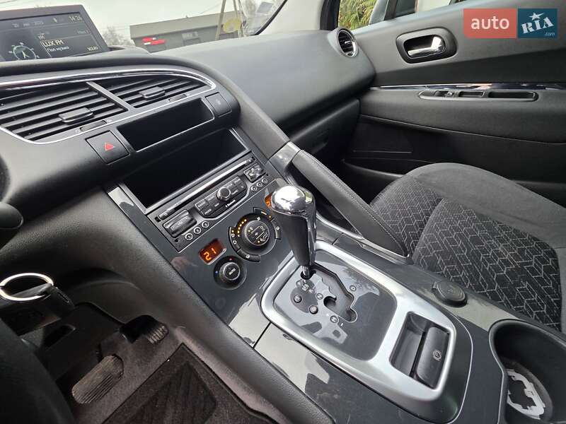 Позашляховик / Кросовер Peugeot 3008 2016 в Івано-Франківську