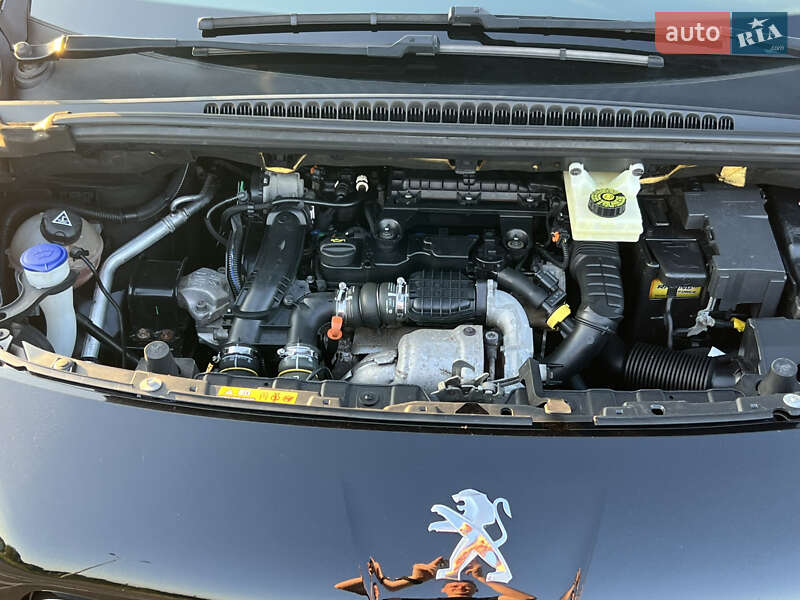 Внедорожник / Кроссовер Peugeot 3008 2015 в Ровно