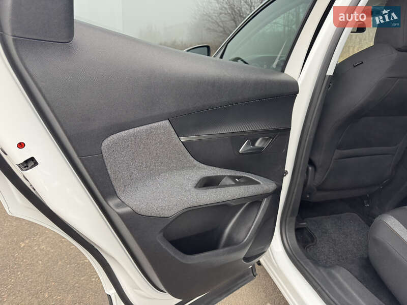 Позашляховик / Кросовер Peugeot 3008 2017 в Рівному