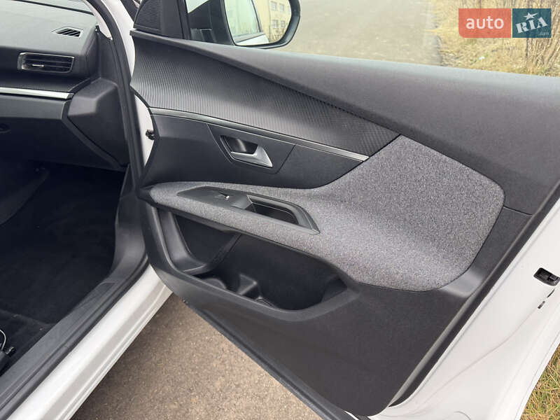 Позашляховик / Кросовер Peugeot 3008 2017 в Рівному