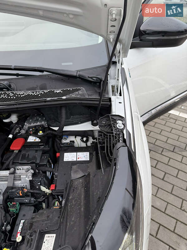 Позашляховик / Кросовер Peugeot 3008 2021 в Луцьку