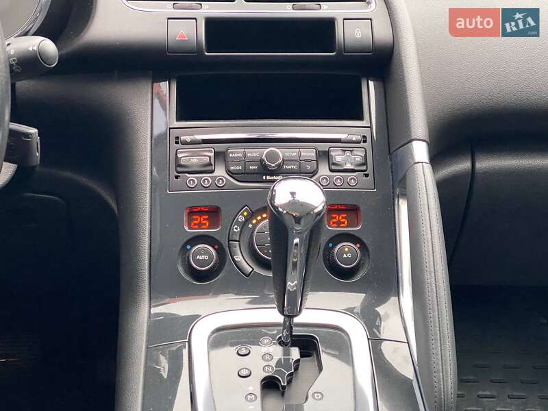 Позашляховик / Кросовер Peugeot 3008 2015 в Львові