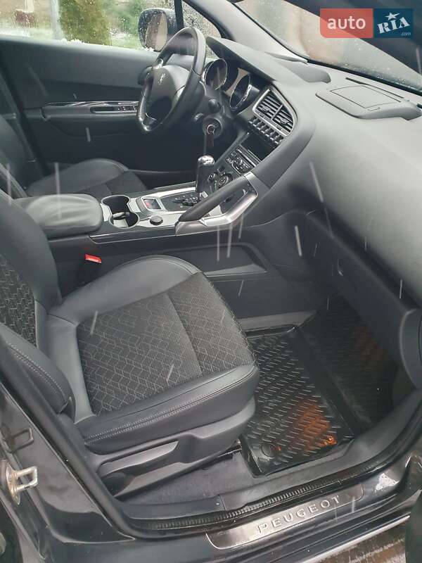 Позашляховик / Кросовер Peugeot 3008 2016 в Луцьку