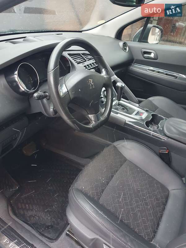 Позашляховик / Кросовер Peugeot 3008 2016 в Луцьку