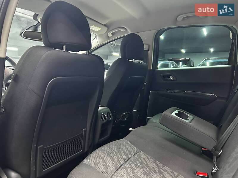 Позашляховик / Кросовер Peugeot 3008 2011 в Чернівцях