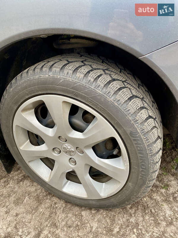 Внедорожник / Кроссовер Peugeot 3008 2011 в Згуровке