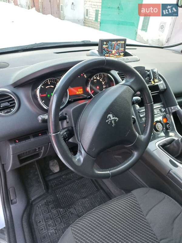 Позашляховик / Кросовер Peugeot 3008 2015 в Тернополі