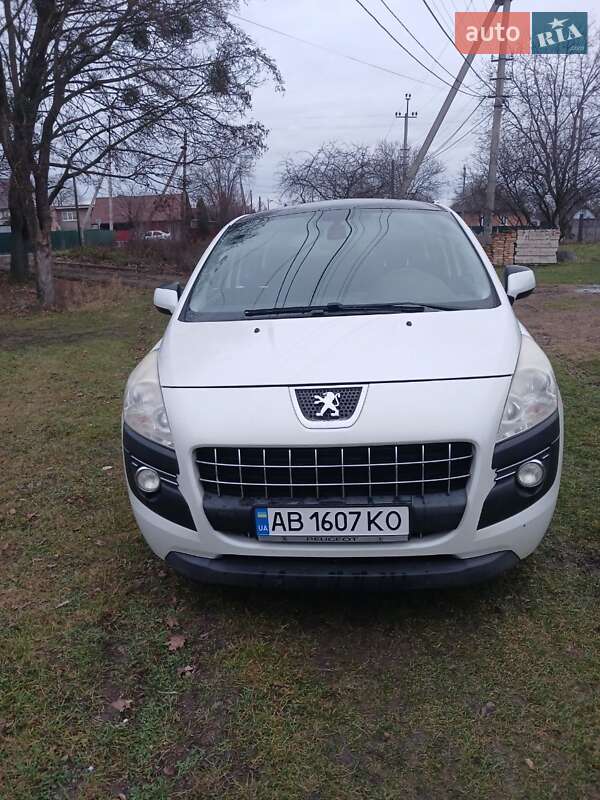 Позашляховик / Кросовер Peugeot 3008 2011 в Хмільнику