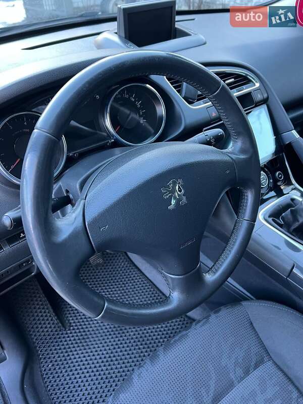 Позашляховик / Кросовер Peugeot 3008 2011 в Коломиї