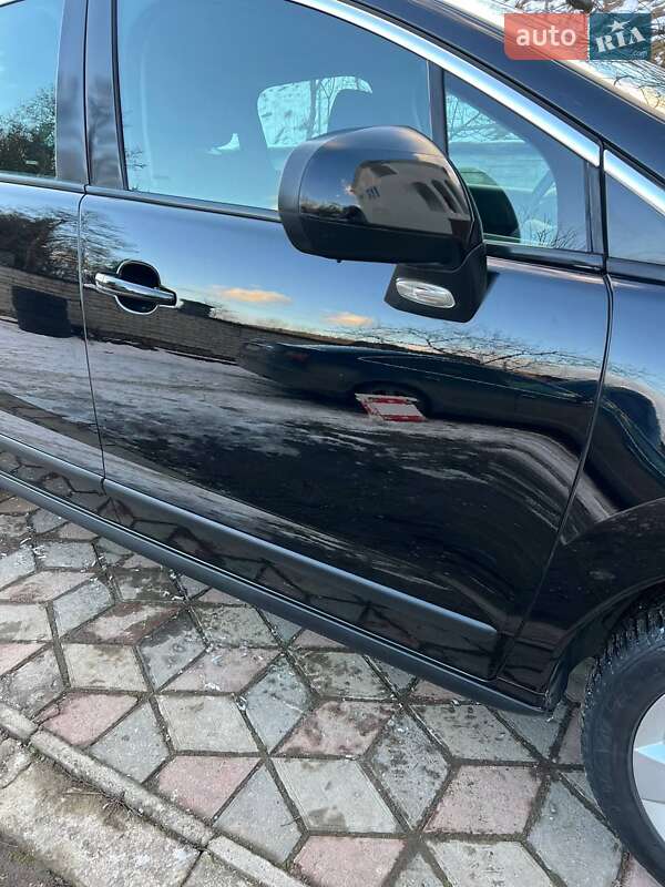 Позашляховик / Кросовер Peugeot 3008 2011 в Коломиї