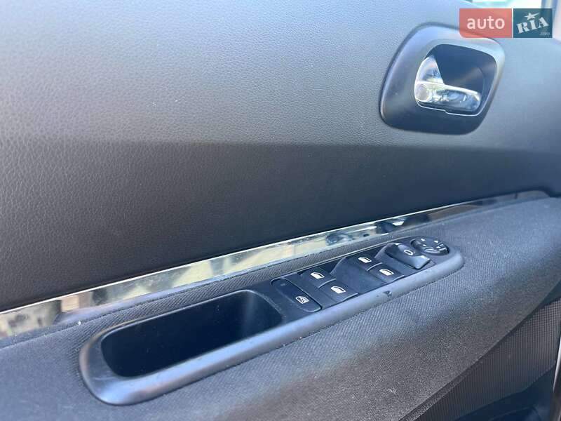 Внедорожник / Кроссовер Peugeot 3008 2016 в Ровно фото 6 Внедорожник / Кроссовер Peugeot 3008 2016 в Ровно