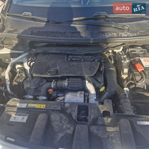 Внедорожник / Кроссовер Peugeot 3008 2017 в Староконстантинове