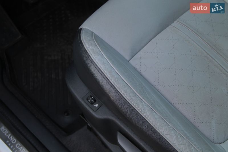 Внедорожник / Кроссовер Peugeot 3008 2013 в Сарнах