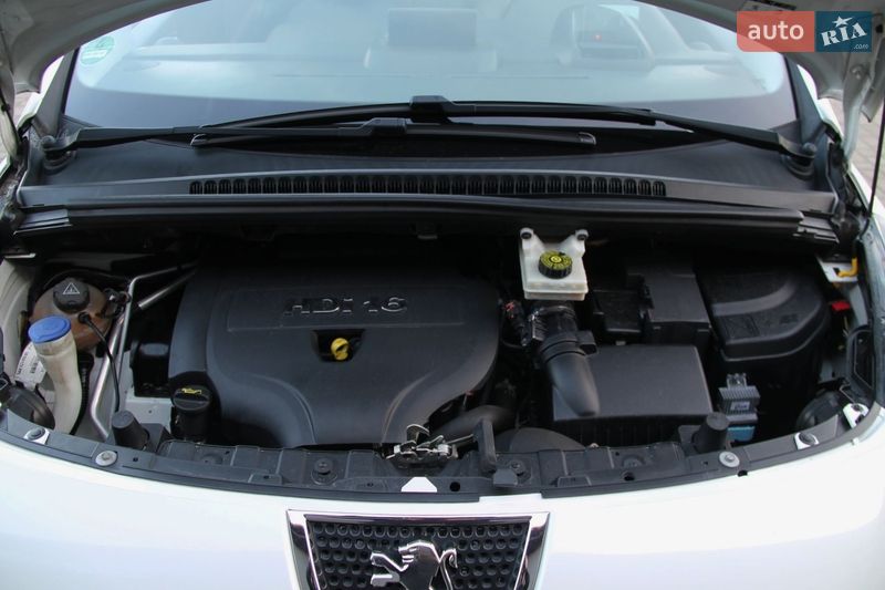 Внедорожник / Кроссовер Peugeot 3008 2013 в Сарнах