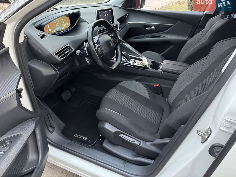Внедорожник / Кроссовер Peugeot 3008 2017 в Киеве