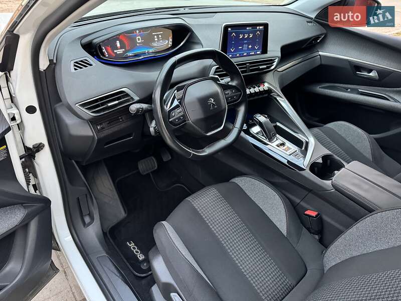 Внедорожник / Кроссовер Peugeot 3008 2017 в Киеве