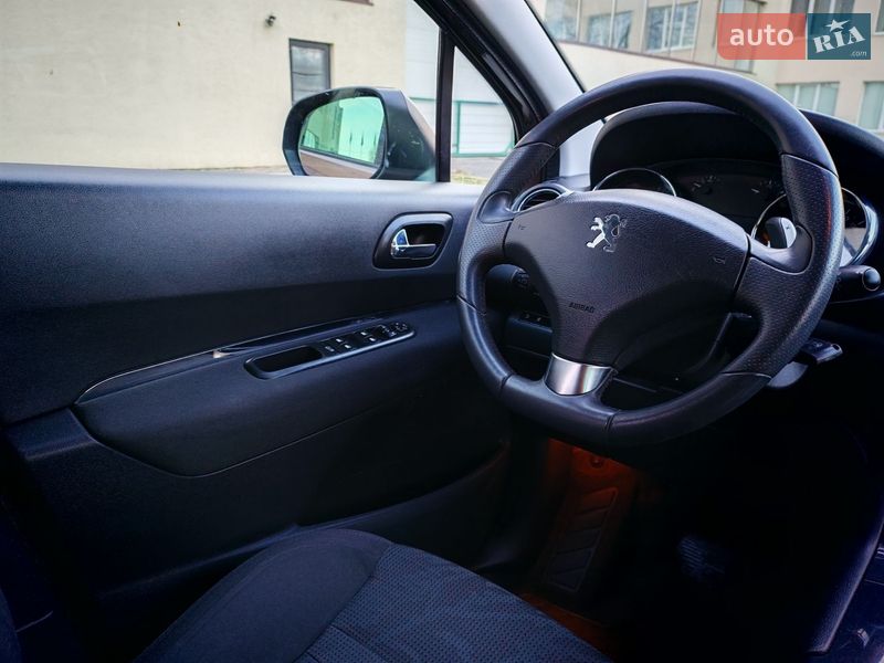 Внедорожник / Кроссовер Peugeot 3008 2013 в Стрые