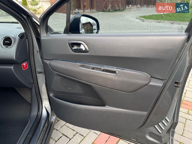 Внедорожник / Кроссовер Peugeot 3008 2011 в Золочеве