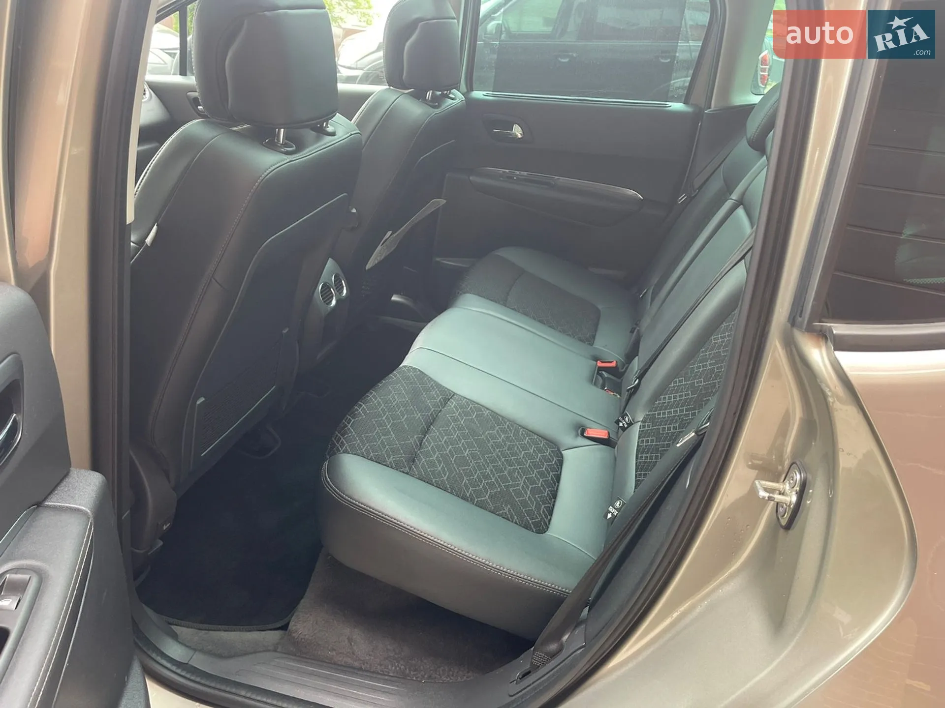 2015 Peugeot 3008 - мініатюра 18