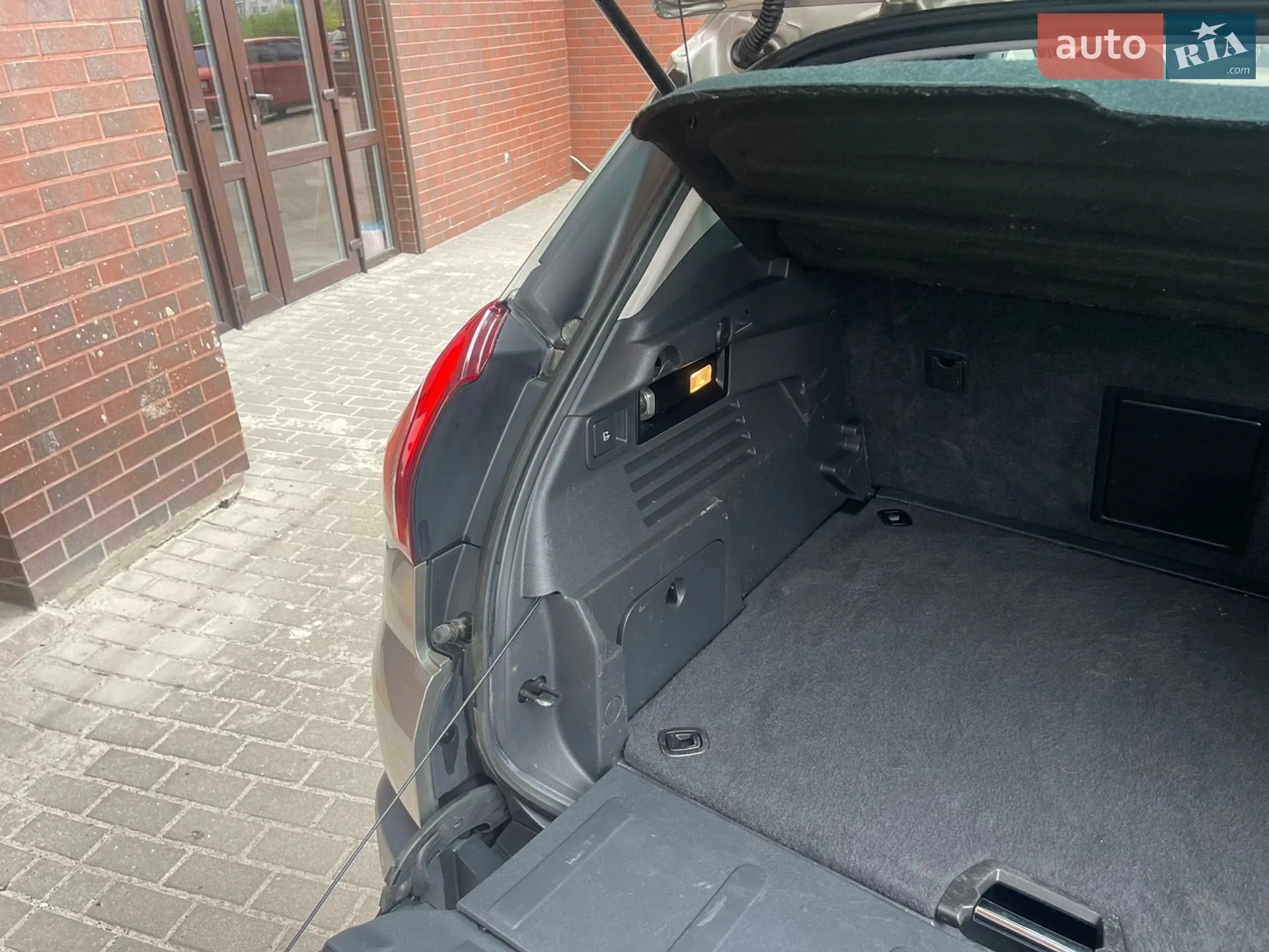 2015 Peugeot 3008 - мініатюра 26