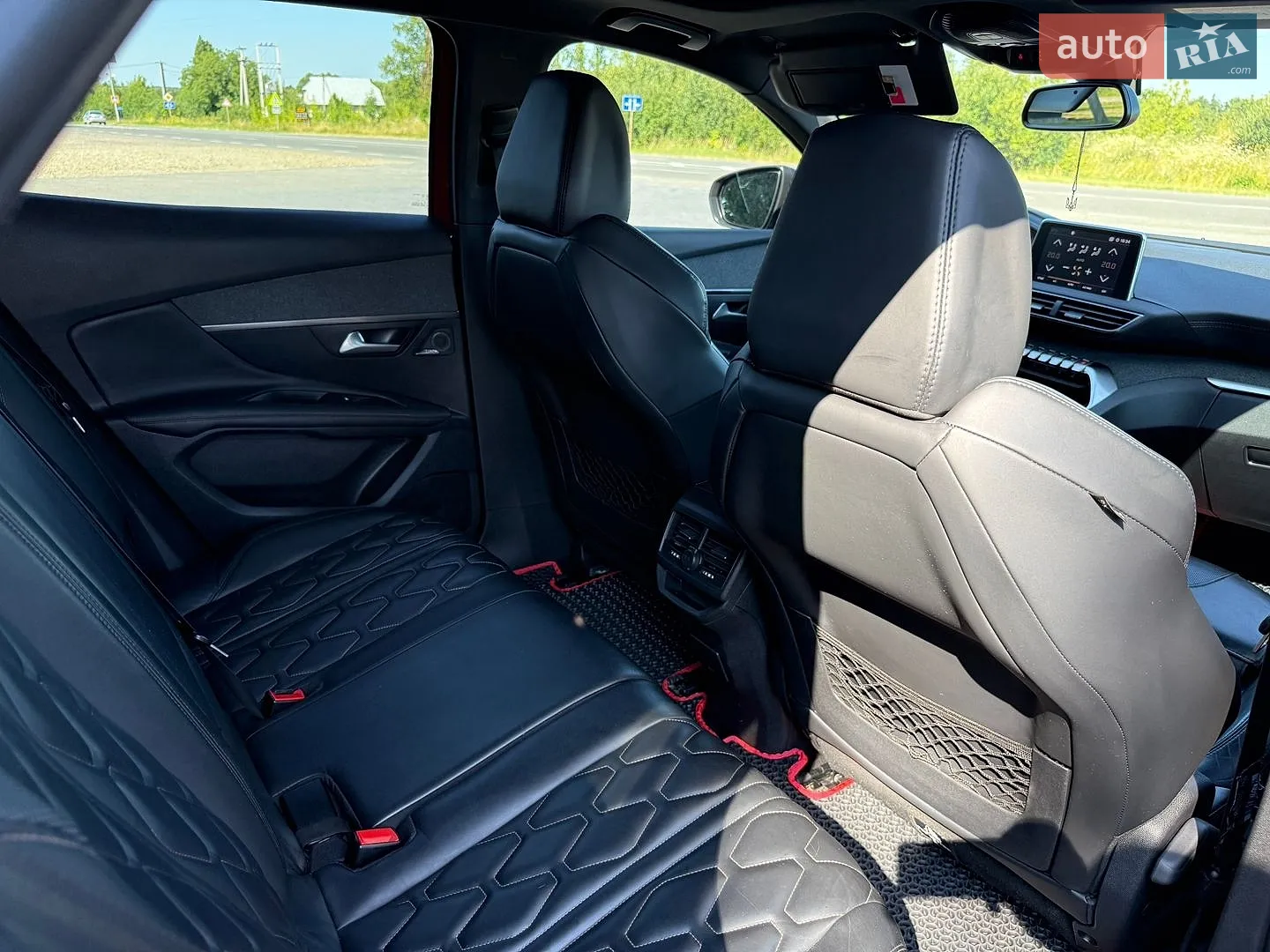 2017 Peugeot 3008 - мініатюра 16
